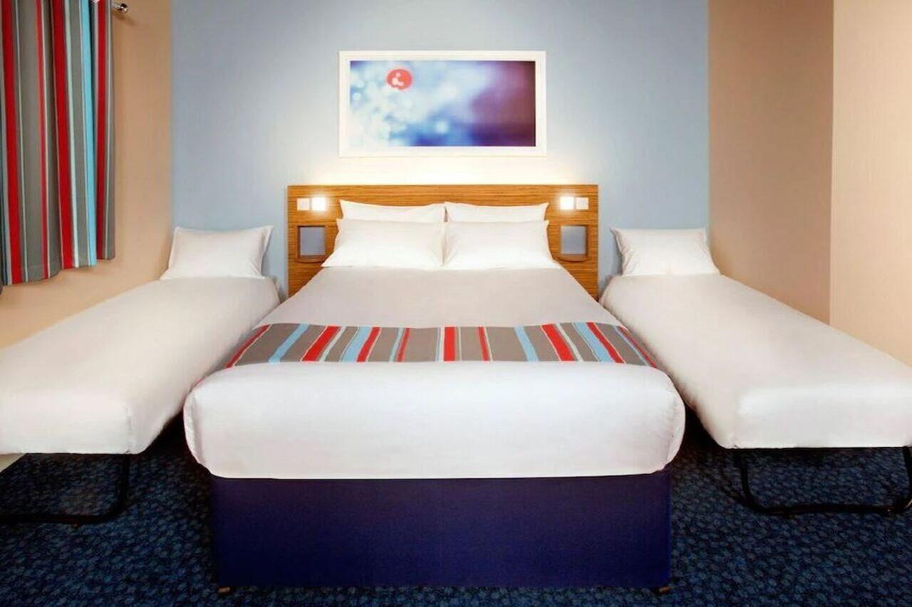 Travelodge Leeds Central Vicar Lane Exterior photo